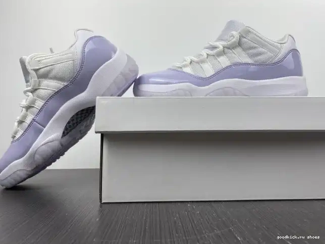 Air AH7860-101 Pure Jordan 11 WMNS Violet Low 0420